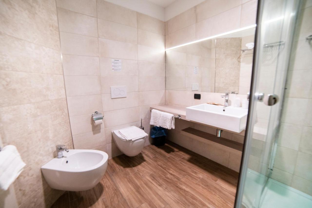 סן בנדטו דל טרנטו Hotel Continental מראה חיצוני תמונה