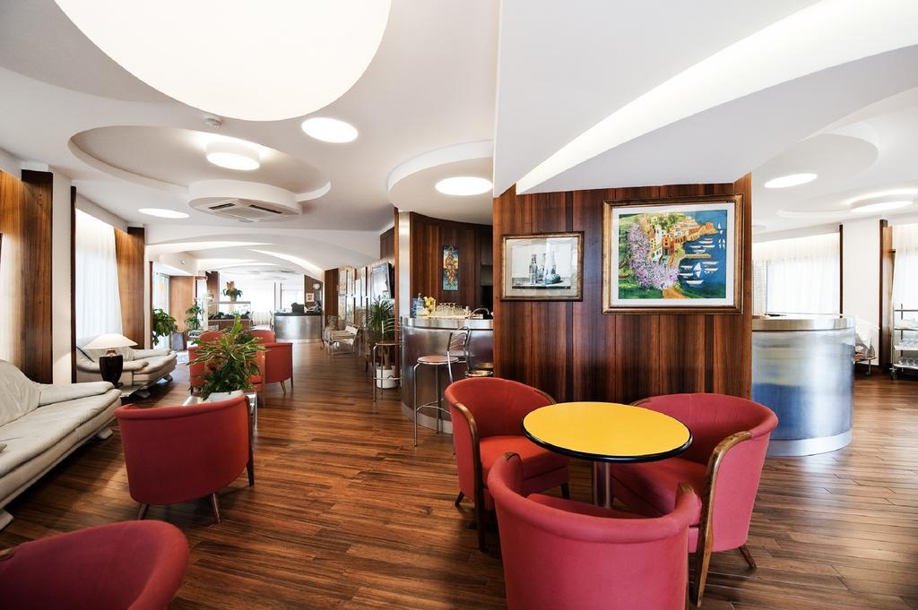 סן בנדטו דל טרנטו Hotel Continental מראה חיצוני תמונה