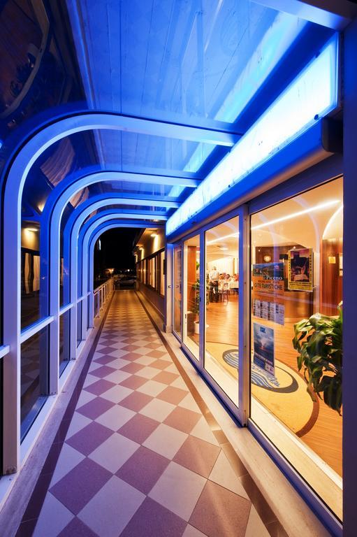 סן בנדטו דל טרנטו Hotel Continental מראה חיצוני תמונה